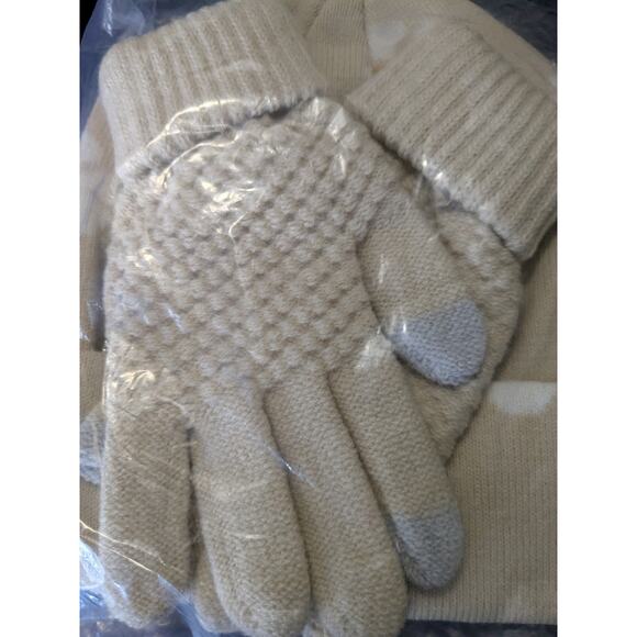 Daisy Fuentes,DAISY, Hat & Gloves Set - Picture 2 of 4